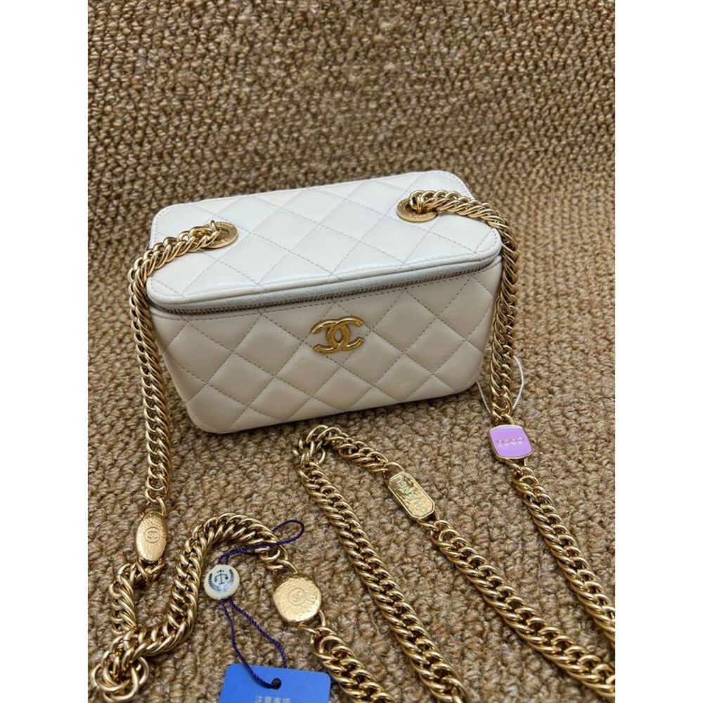 Chanel Women Pre-Loved Bag Very Good Condition - Picture 1 of 8